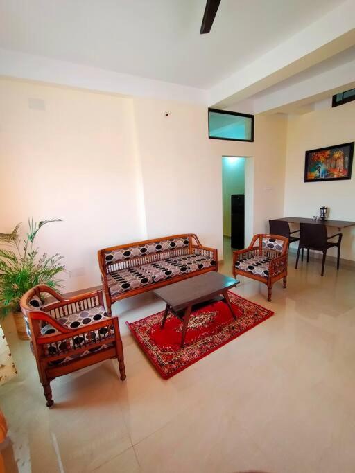 Cozy Zone 1bhk private unit with an attached terrace in Guwahati photo