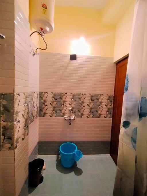 Cozy Zone 1bhk private unit with an attached terrace in Guwahati photo