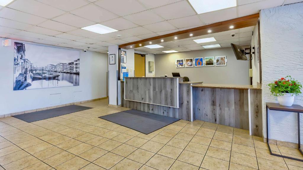 Motel 6-Milwaukee, WI - Glendale photo