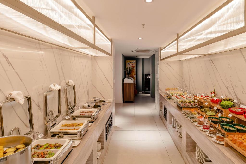 Hanoi Hanoi Le Jardin Hotel & Spa dining