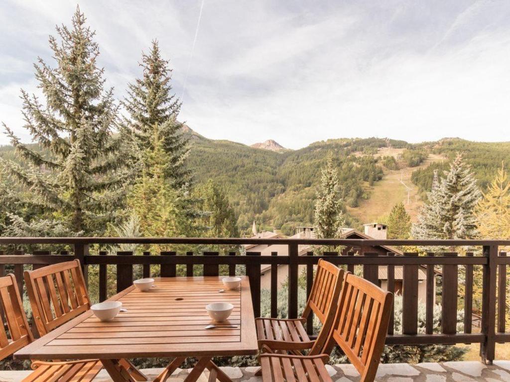 Chalet spacieux 8 pers. avec cheminée et TV à Serre-Chevalier, Chantemerle - 4