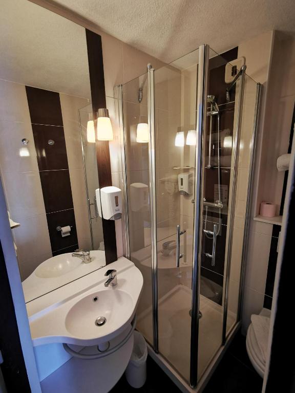 Hotel Inn Design Resto Novo Langres photo