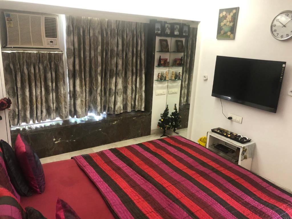 Luxurious Cozy 1 King Bed suite with free parking photo