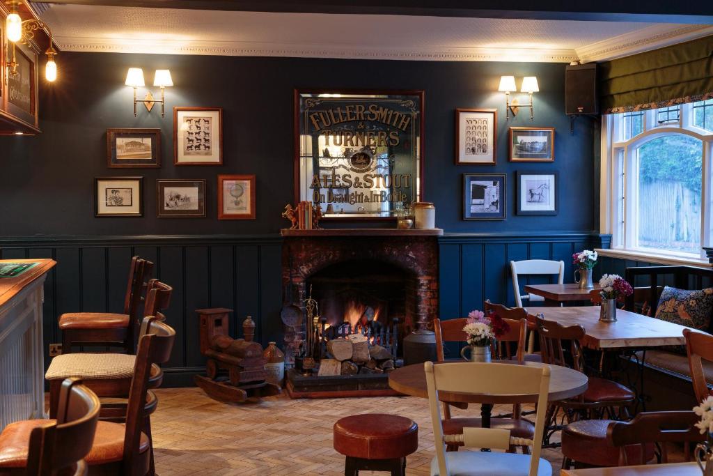 The Three Horseshoes, East Worldham photo 3