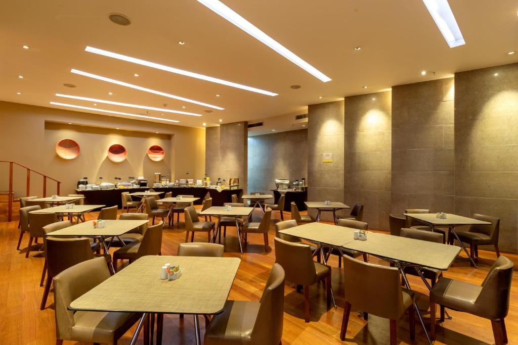Hotel Rosales Plaza - Facilities image