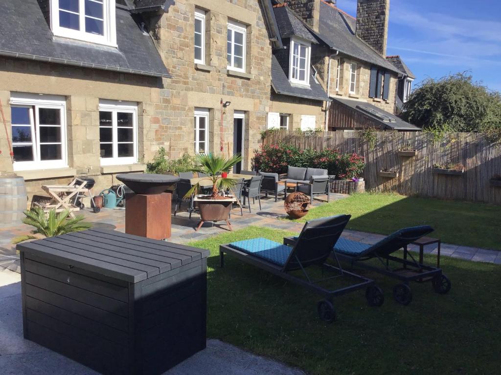 Grande maison Saint Malo avec cheminée et jardin - 3