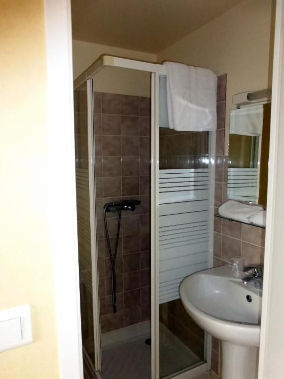 Hotel De France photo