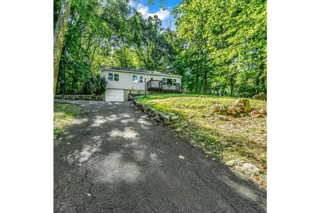 Cheerful New England home near Quinnipiac University