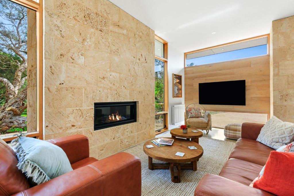 REFRESH at Lonnie, Point Lonsdale