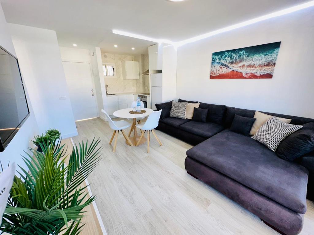 Newly renovated Vistas Muelle de Los Cristianos Pier view FREE WIFI - 2