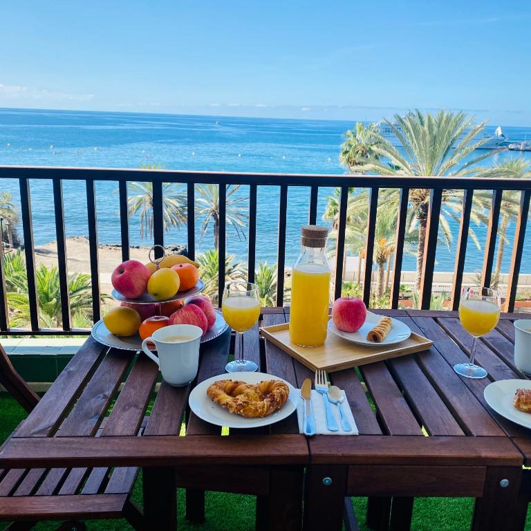 PARADISE HOLIDAYS 2 BEDROOMS APARTMENT & SEA VIEW, Los Cristianos, Tenerife - 2