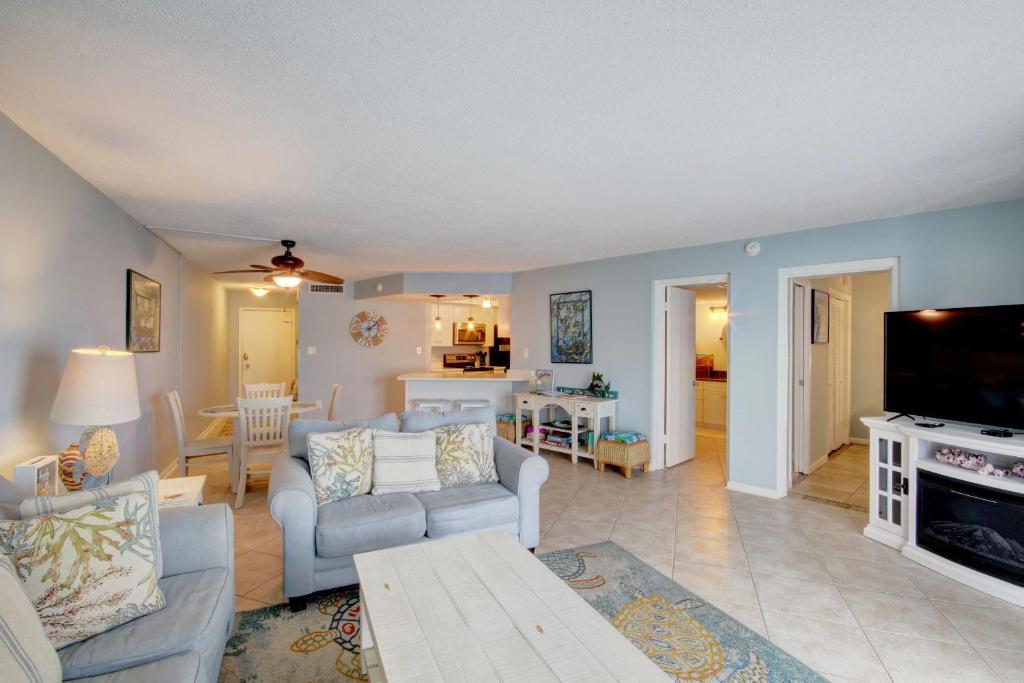 El Matador 515 - Beautiful views of the courtyard and close to all amenities photo