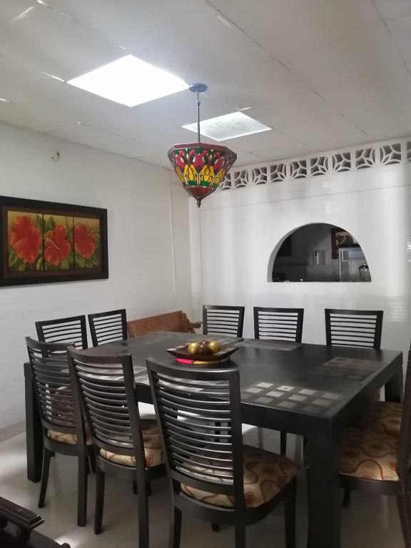 Casa entera, los clientes pueden usar todo el espacio y no tendrán que compartirlo con el anfitrión ni con otros huéspedes - 1