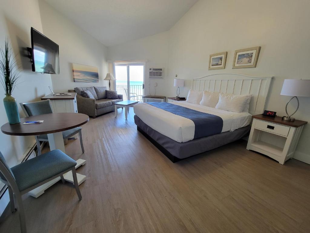 Pointes North Beachfront Resort Hotel photo