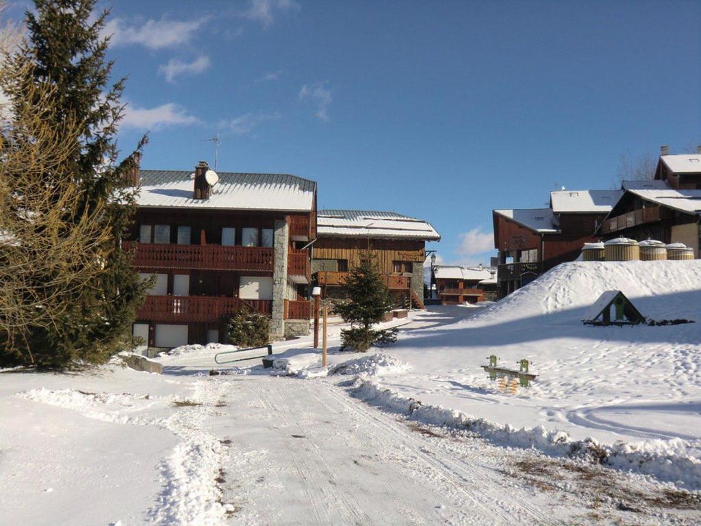 Appartement 5 personnes rénové, proche pistes et commerces, balcon sud, parking inclus - FR-1-181-2468 - 2