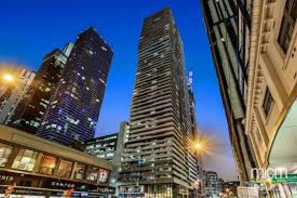 Cozy CBD One-Bedder at PERFECT Central location photo