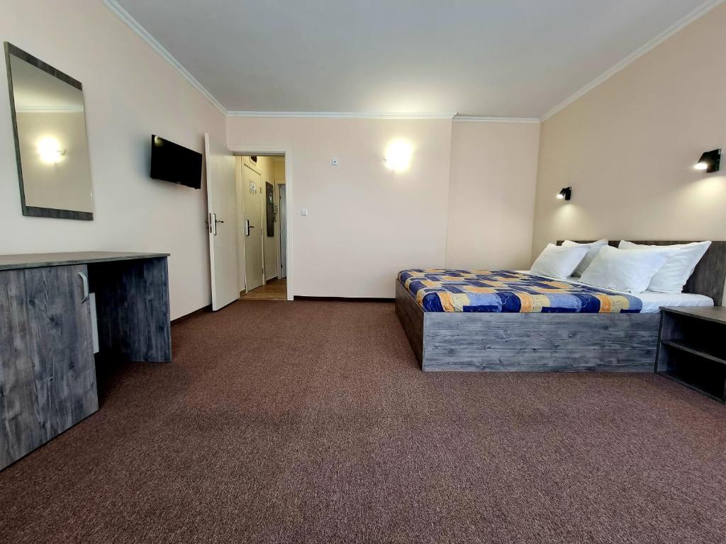 Hotel Azurro - All Inclusive — Hotel rooms in Sunny Beach, Burgas Region