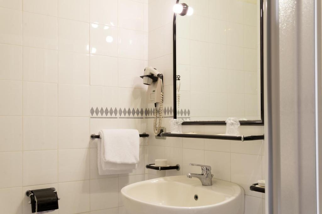 Hotel Columbus sul Lago photo