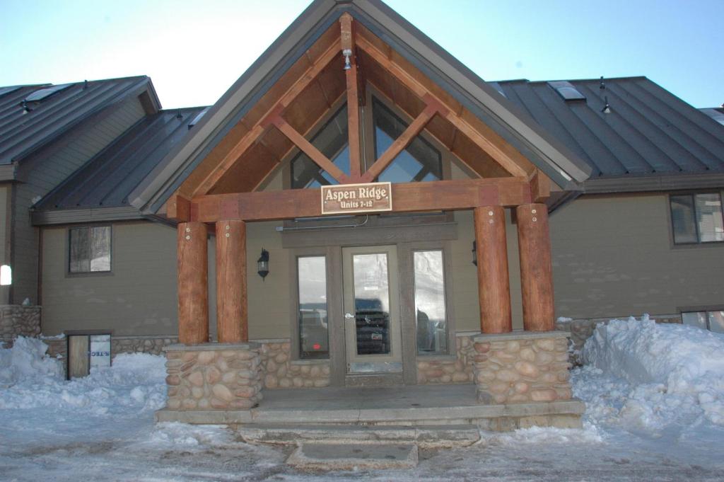 Powder Ridge Village, a VRI resort photo