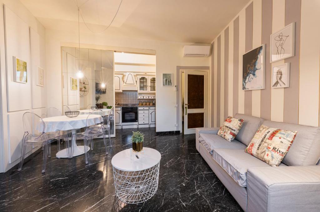 Oriuolo Prestige by Mmega, Florencie