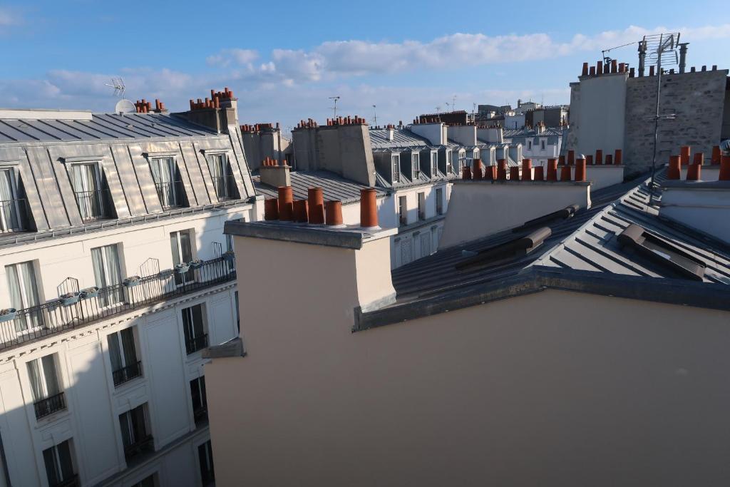 Paris 17ème - STUDIO compact 10m2 -110 sqf - coeur BATIGNOLLES - ideal SOLO traveler - 3