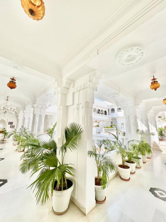 ジャガット ニワス パレス ホテル (Jagat Niwas Palace Hotel) 外観