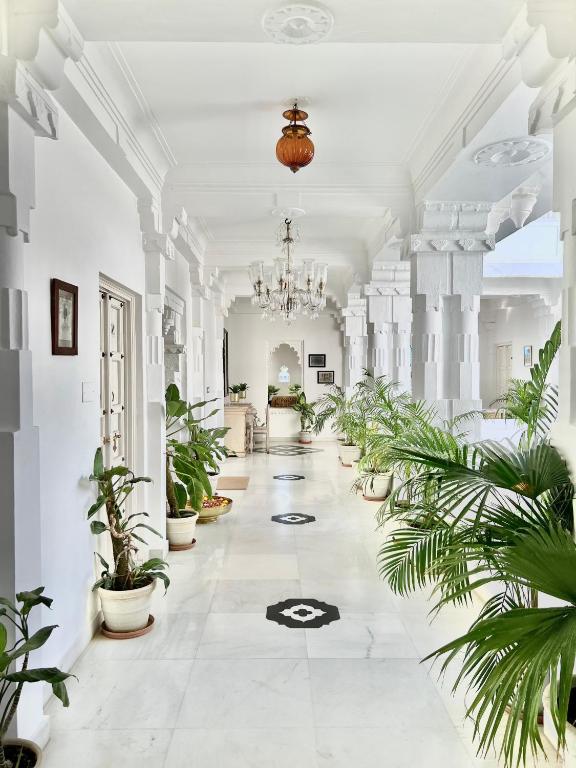 ジャガット ニワス パレス ホテル (Jagat Niwas Palace Hotel) 外観