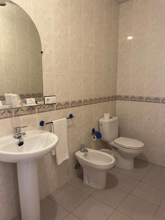 Hotel Meson Fuente del Pino photo