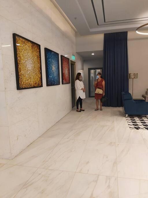Nice Condo near Ayala Cebu w Wifi Balcony photo