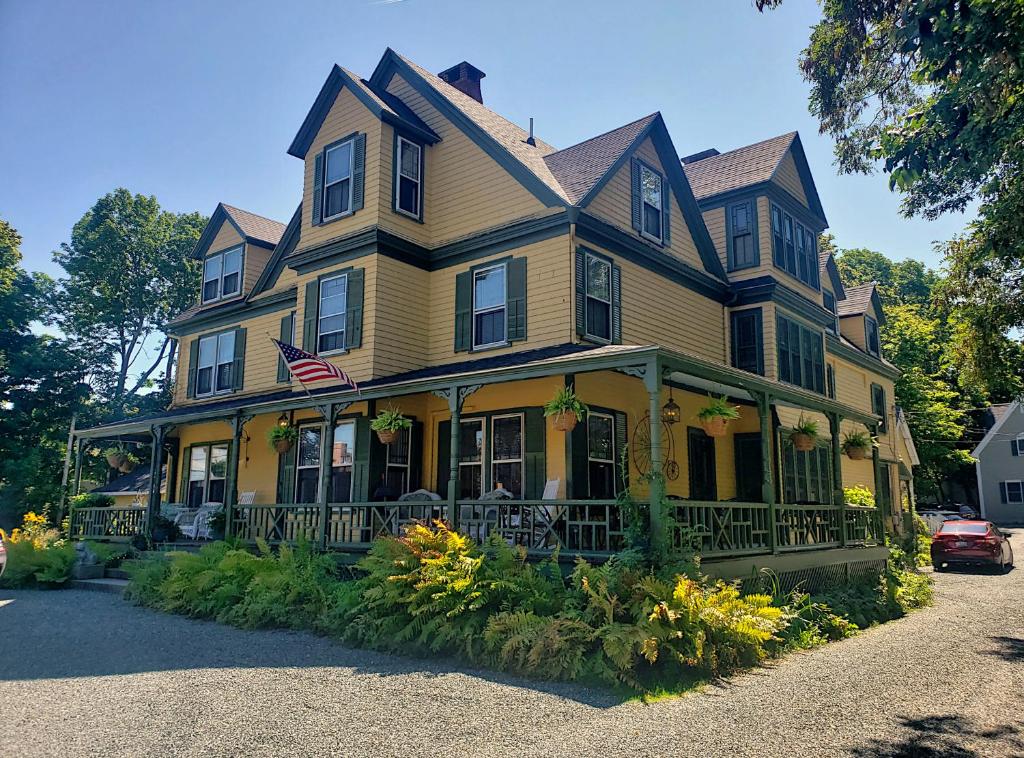 Sand Bar Cottage Inn photo