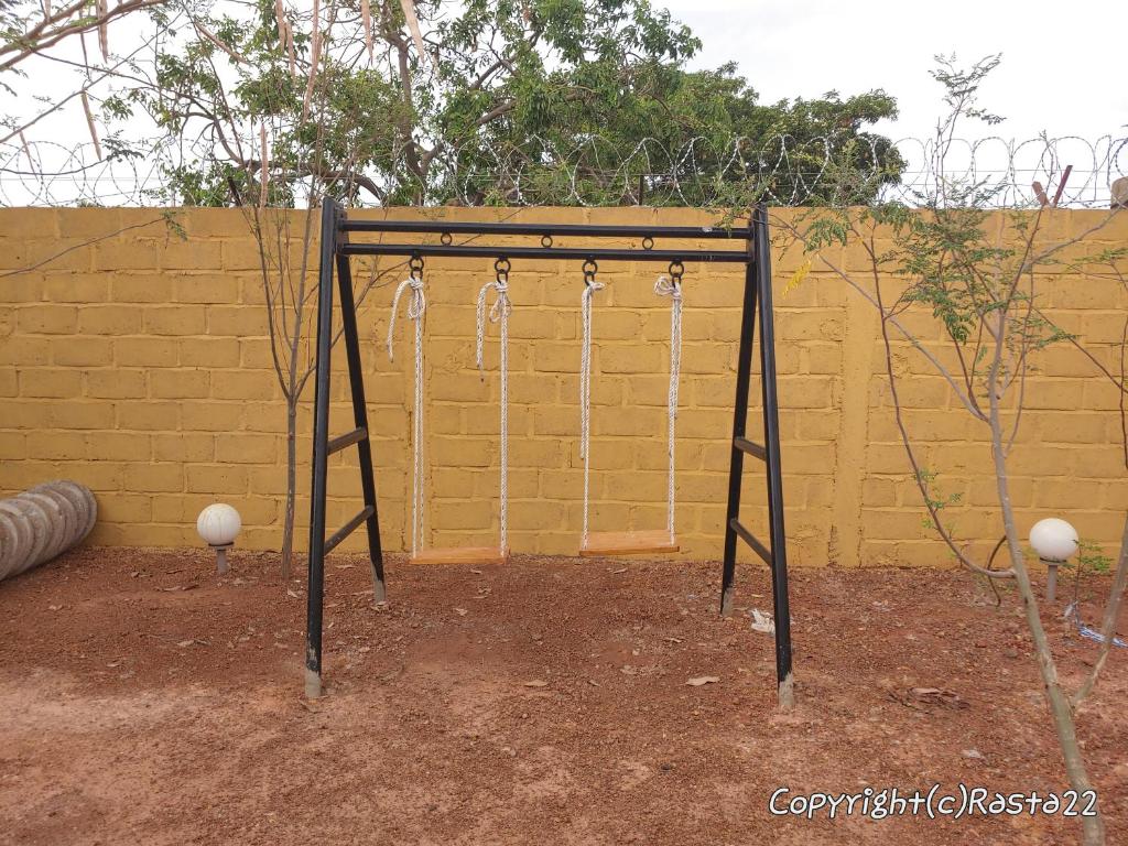 Residence des hibiscus-roses: jardin, piscine...