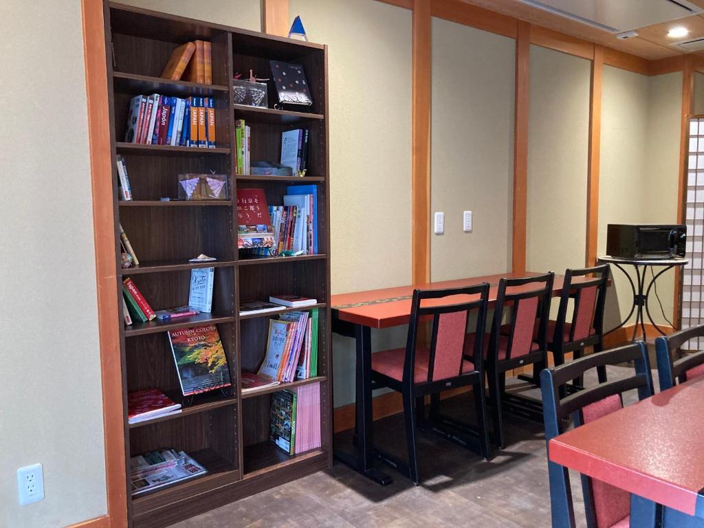 Shared lounge/TV area