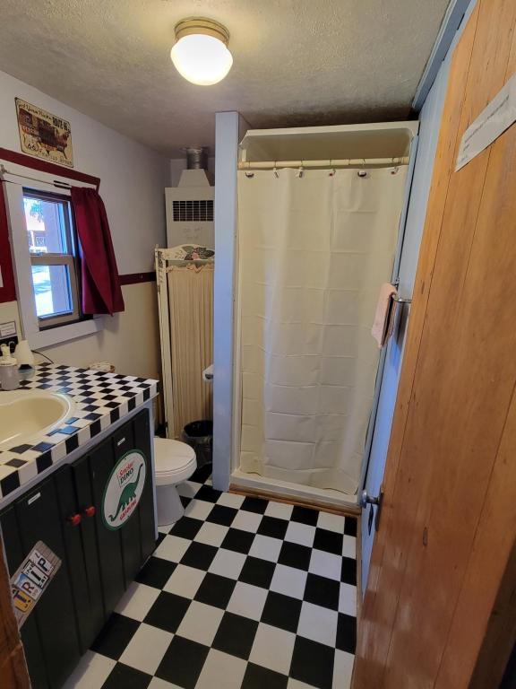 Chinook Cabins & RV Park photo