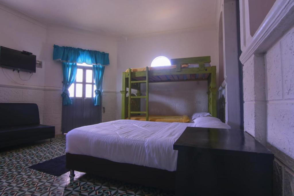 HOSTAL TAINMAA