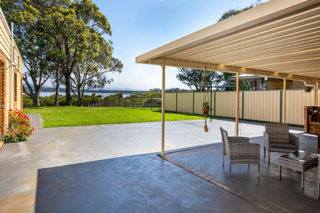 Enchante` - Pet Friendly - Absolute Waterfront - Fireplace, Culburra Beach