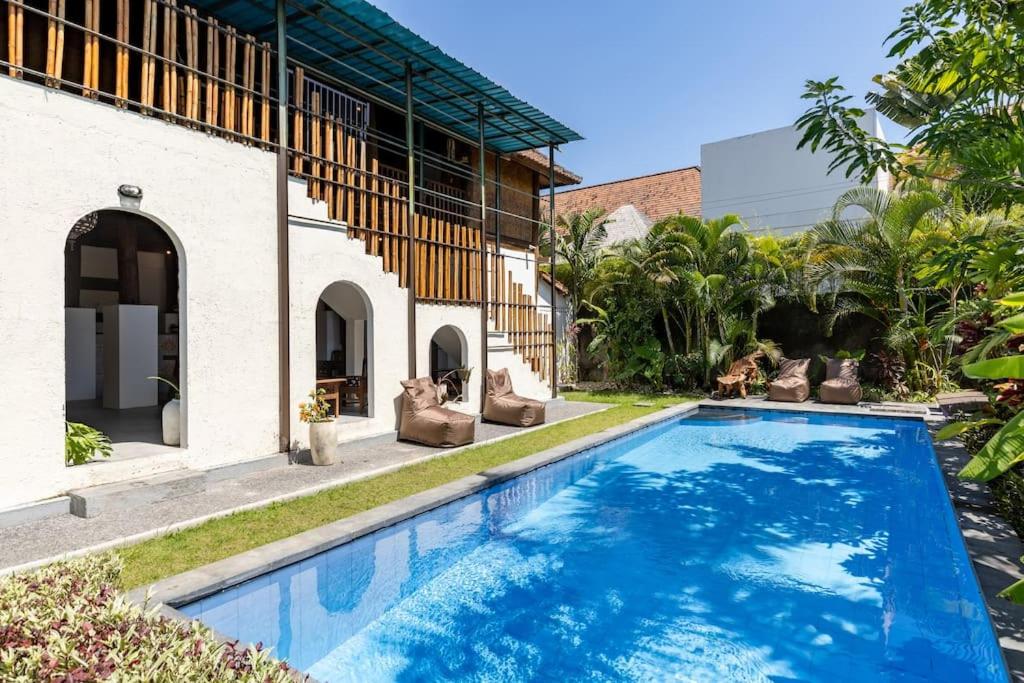 Unique 7BR Villa in Canggu with Pool By Azure near Atlas — Hotel in Bali