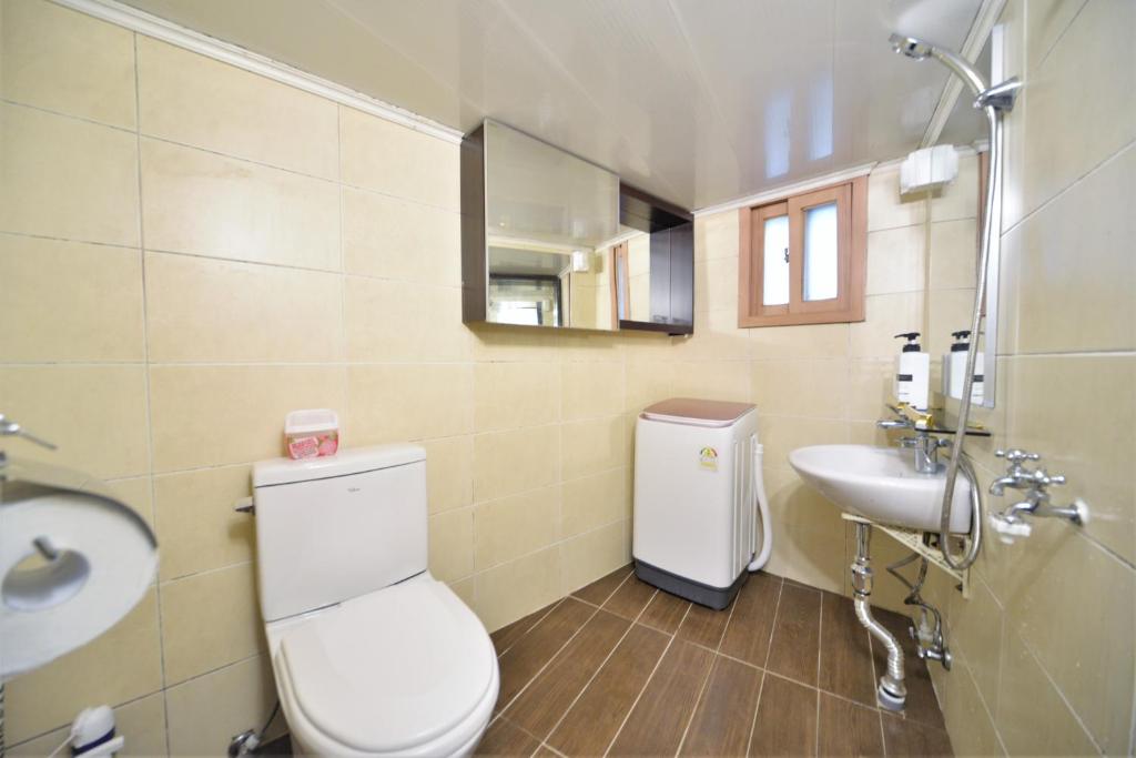 Jerryblossom Guesthouse photo