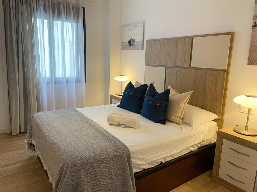 Exceptional 2 Bed Apartment a 2 Min Walk to Beach & close to Los Boliches Train - 5