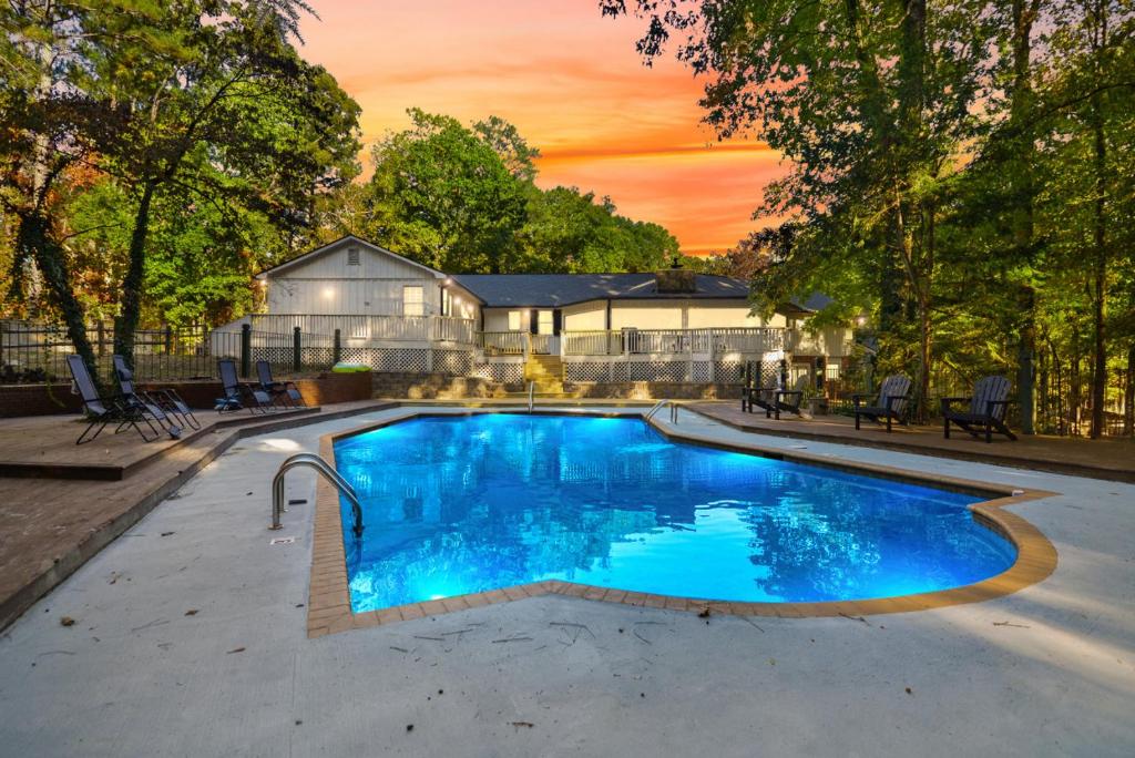 Private Secluded 5 Acre Gated Estate with Pool