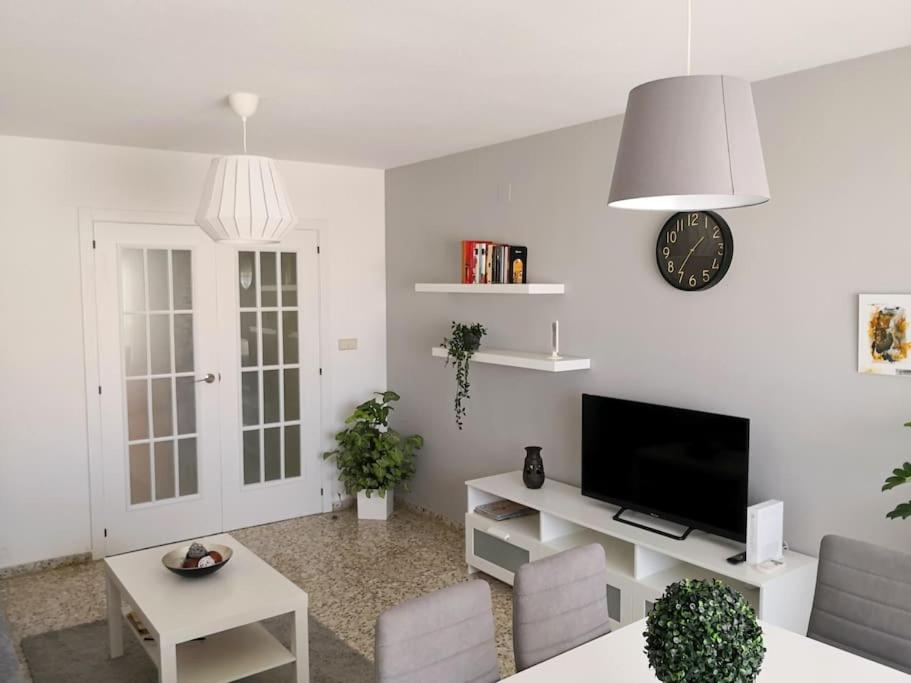 Apartamento Amplio y Luminoso Plaza America, WIFI — Hotel in Alicante