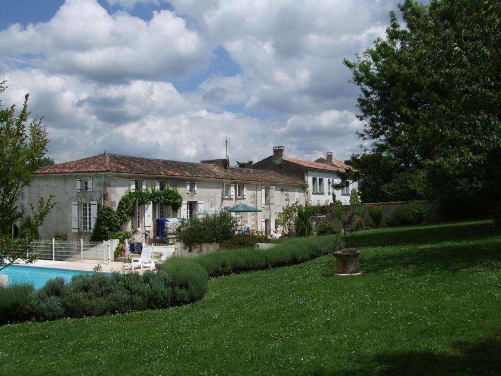 Spacious holiday home in Saint-Sauvant with private pool
