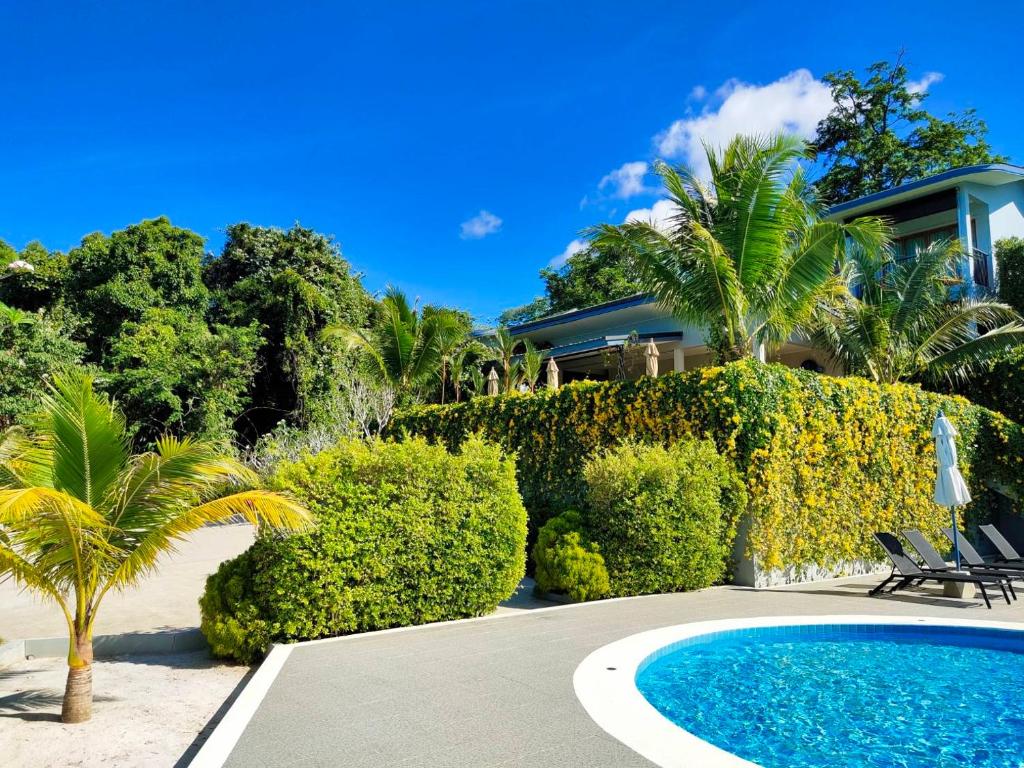 Khaolak Blue Sky Villa photo