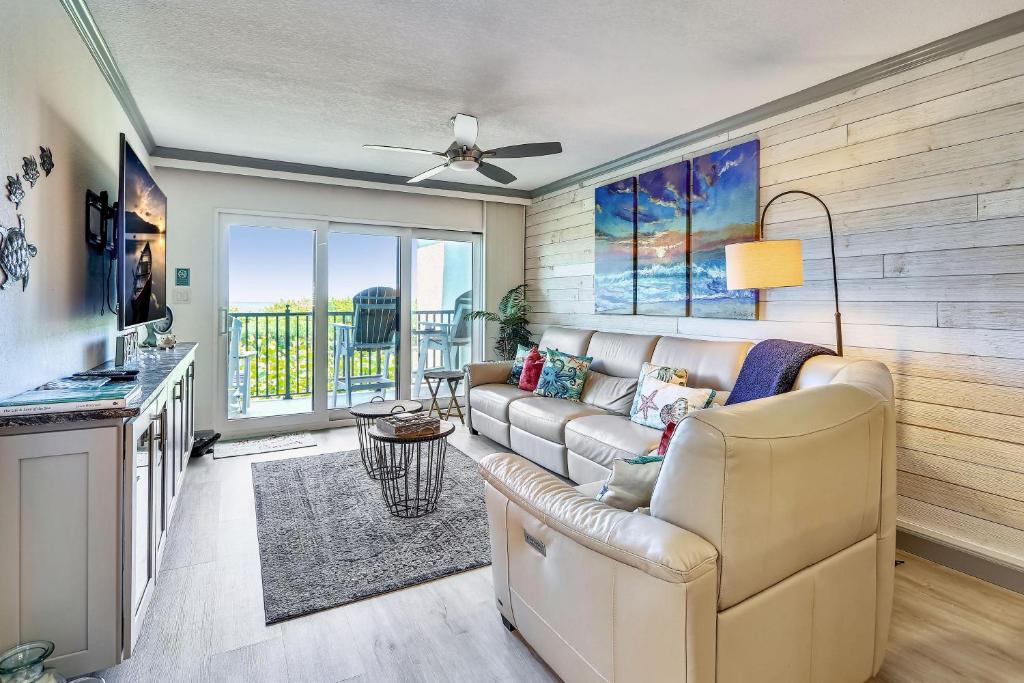 Land's End 10-202 Beach Front - Premier, St Pete Beach