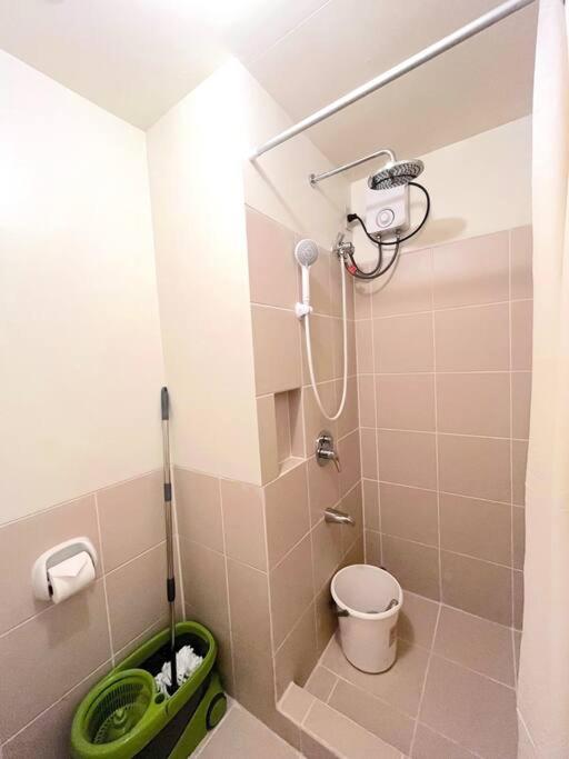 Best Location and Spacious 1BR w/ WI-FI at Brixton Place, Pasig photo