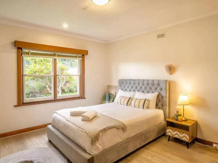 Cheerful 3-bedroom home in Moonah photo