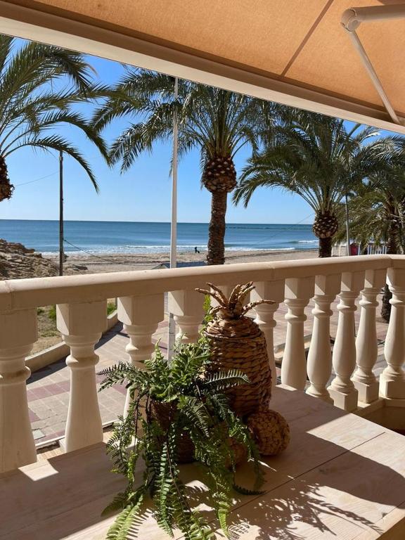 Modern apartment directly on the beach with WiFi and air conditioning, El Campello