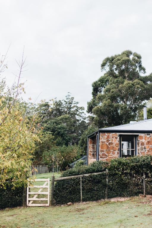 Naivasha Cottage — Hotel in Deloraine