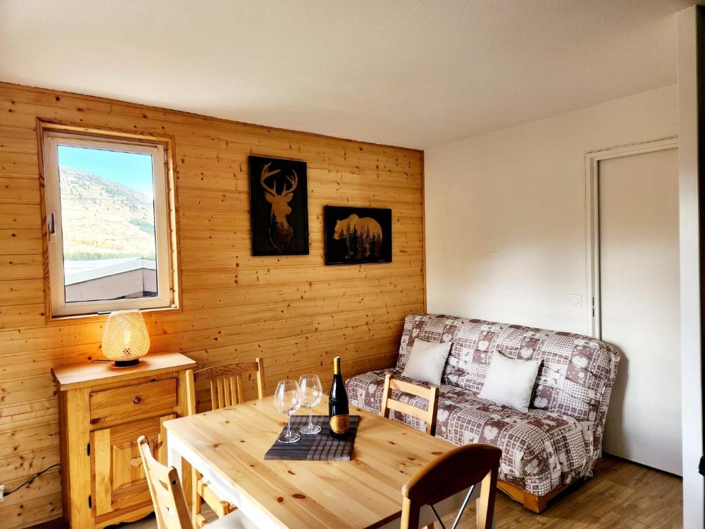 Studio 4 personnes au pied des pistes balcon vue montagne - 1