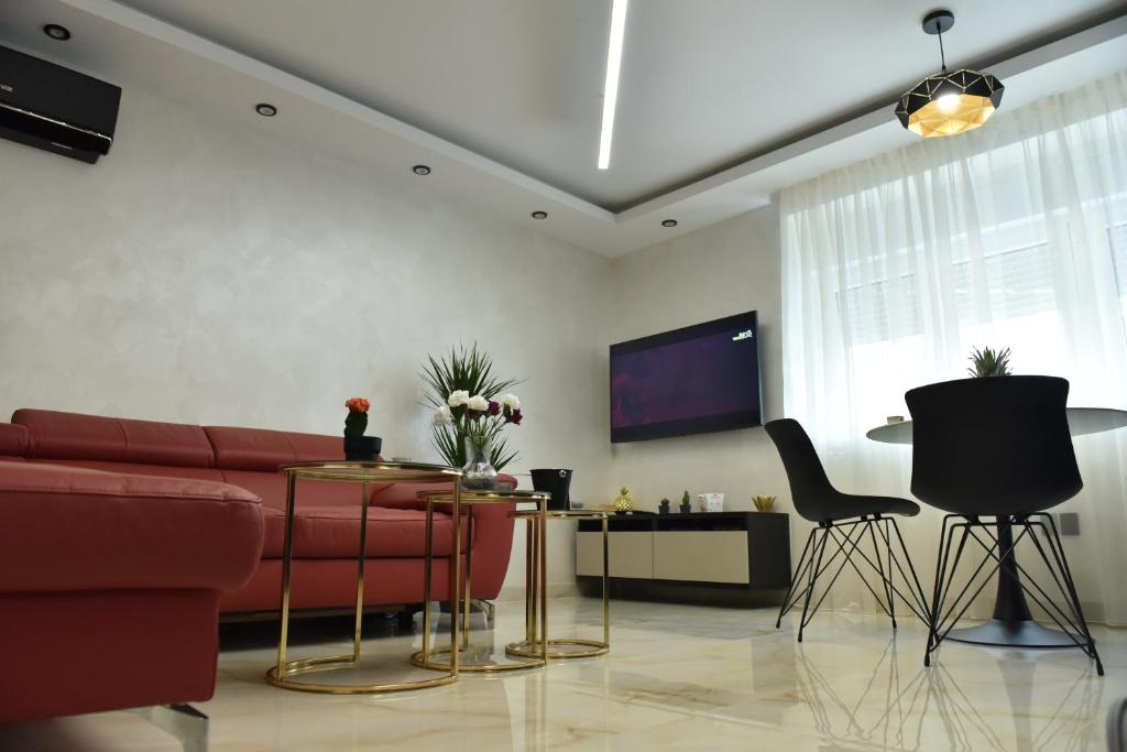 FINE STORY LUX apartment Belgrade - JACUZZI & WiFi & NETFLIX & Mini BAR - 3