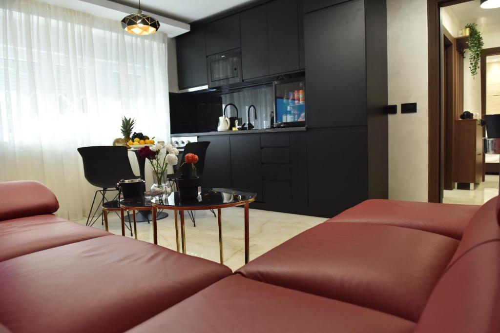 FINE STORY LUX apartment Belgrade - JACUZZI & WiFi & NETFLIX & Mini BAR - 4